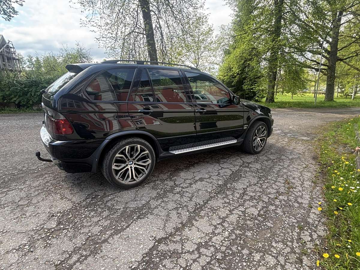 BMW X5, 4.6 l., Пикап