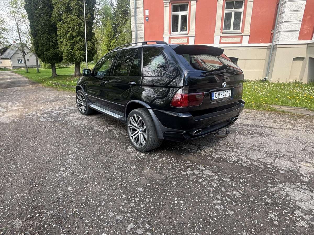 BMW X5, 4.6 l., Пикап