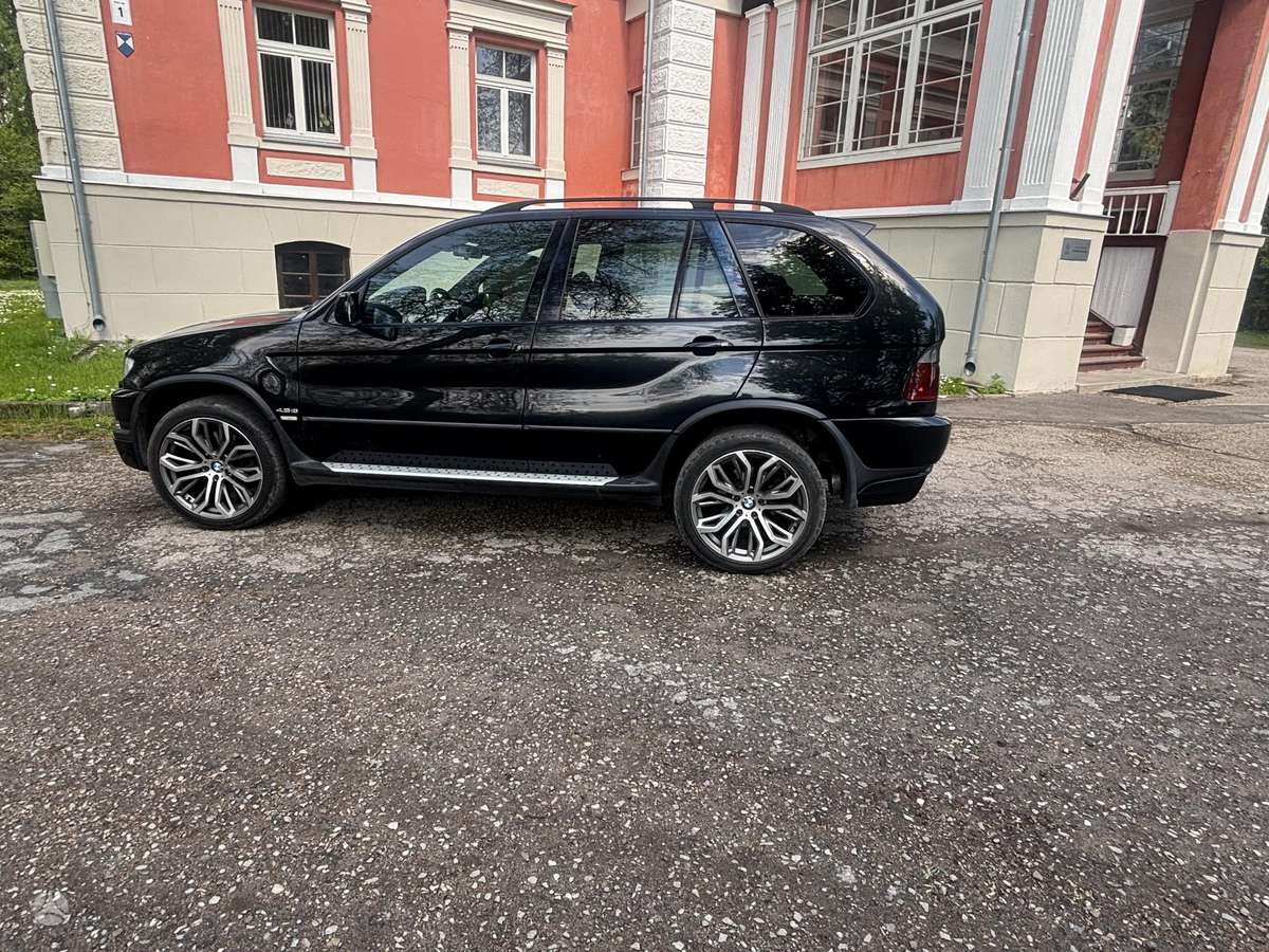 BMW X5, 4.6 l., Пикап