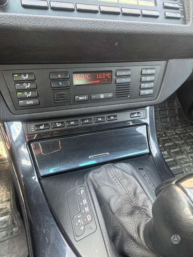 BMW X5, 4.6 l., Пикап