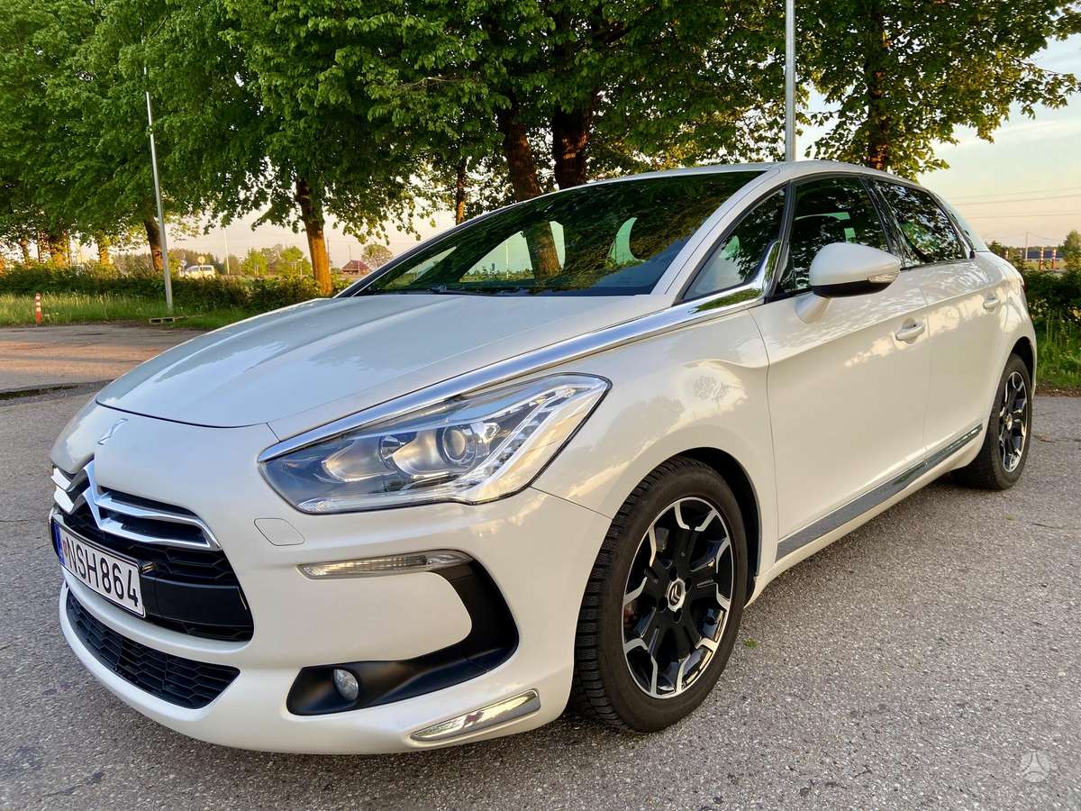 Citroen DS5, 1.6 l., hatchback