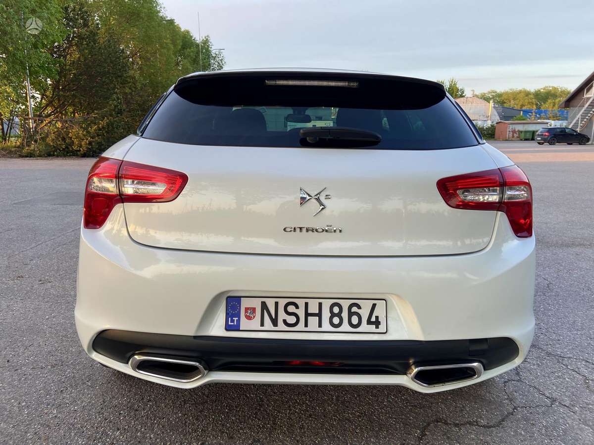 Citroen DS5, 1.6 l., hatchback