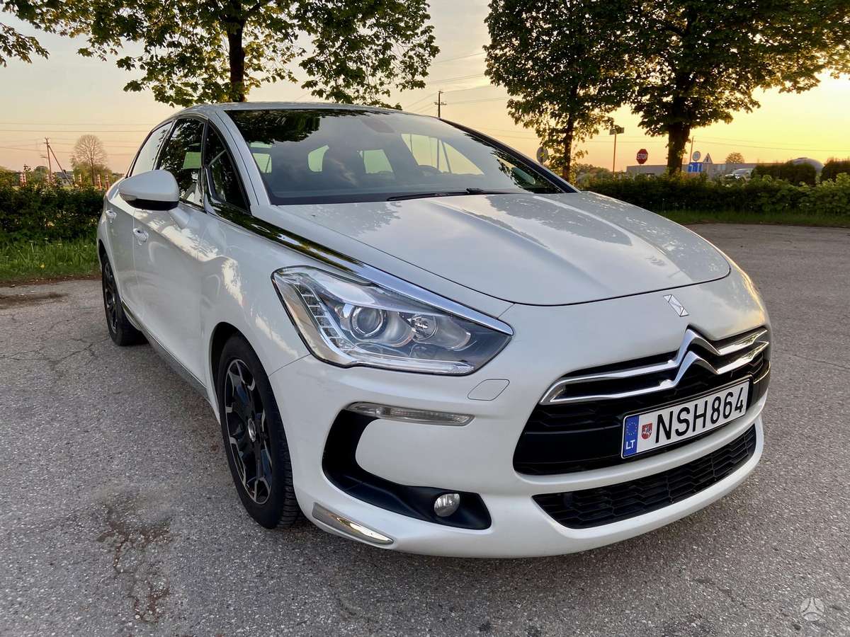 Citroen DS5, 1.6 l., hatchback