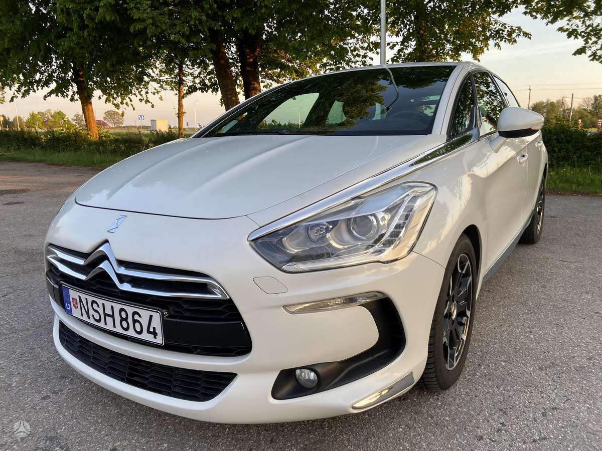 Citroen DS5, 1.6 l., hatchback