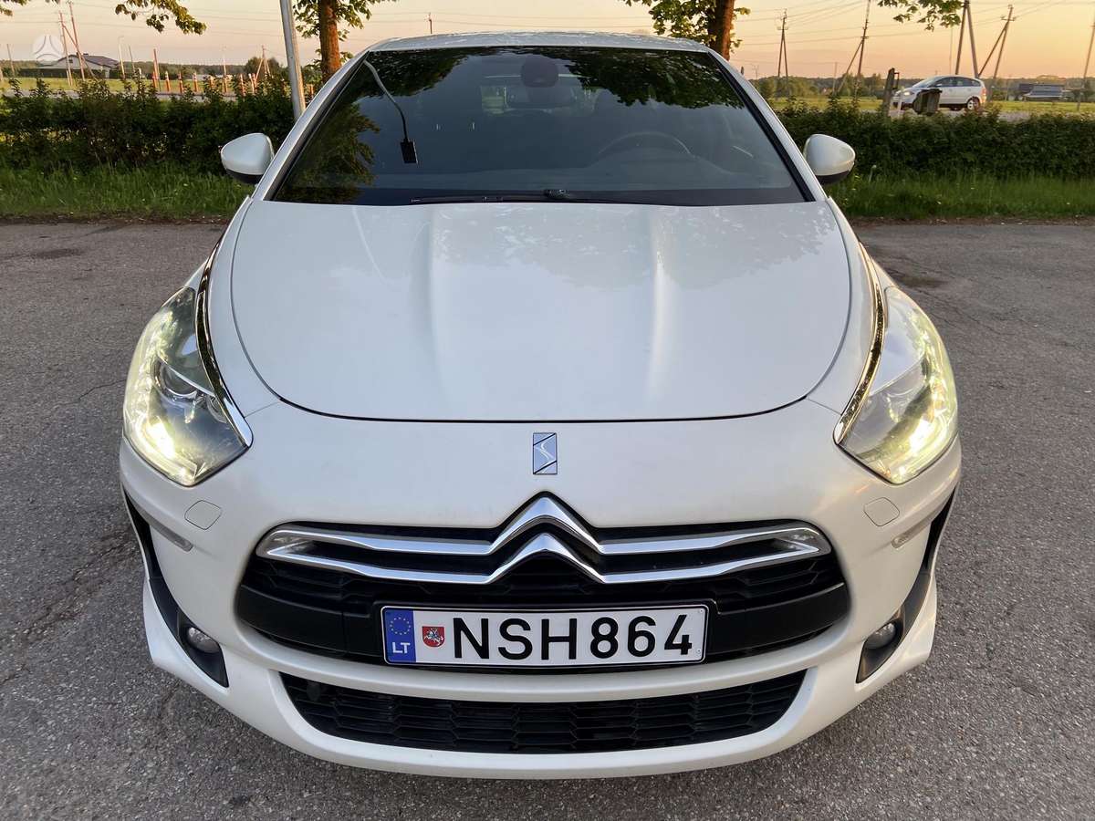 Citroen DS5, 1.6 l., hatchback