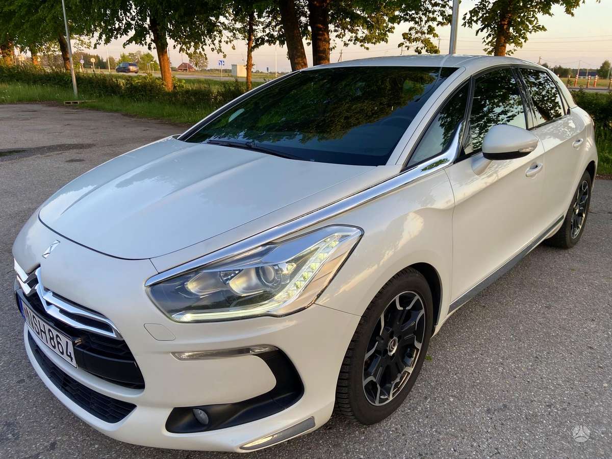 Citroen DS5, 1.6 l., hatchback