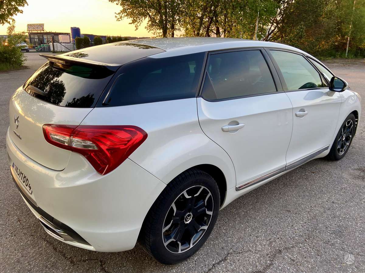 Citroen DS5, 1.6 l., hatchback