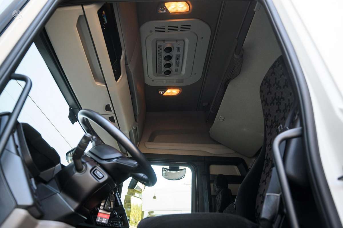 Scania R 460 A4x2NA, double sleeper