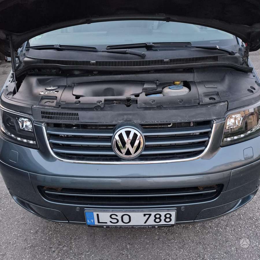 Volkswagen Multivan, 2.5 l., Минивэн
