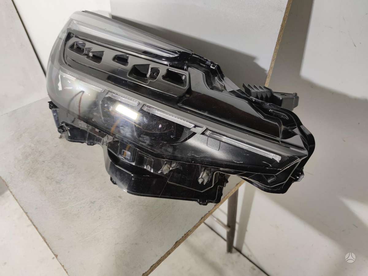 Toyota C-HR, 81110F4240, lights