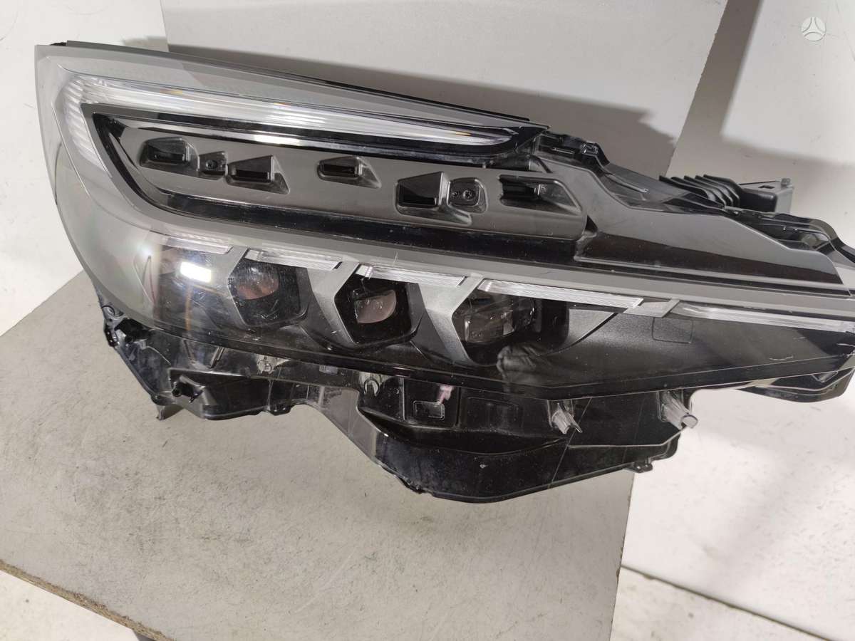 Toyota C-HR, 81110F4240, lights