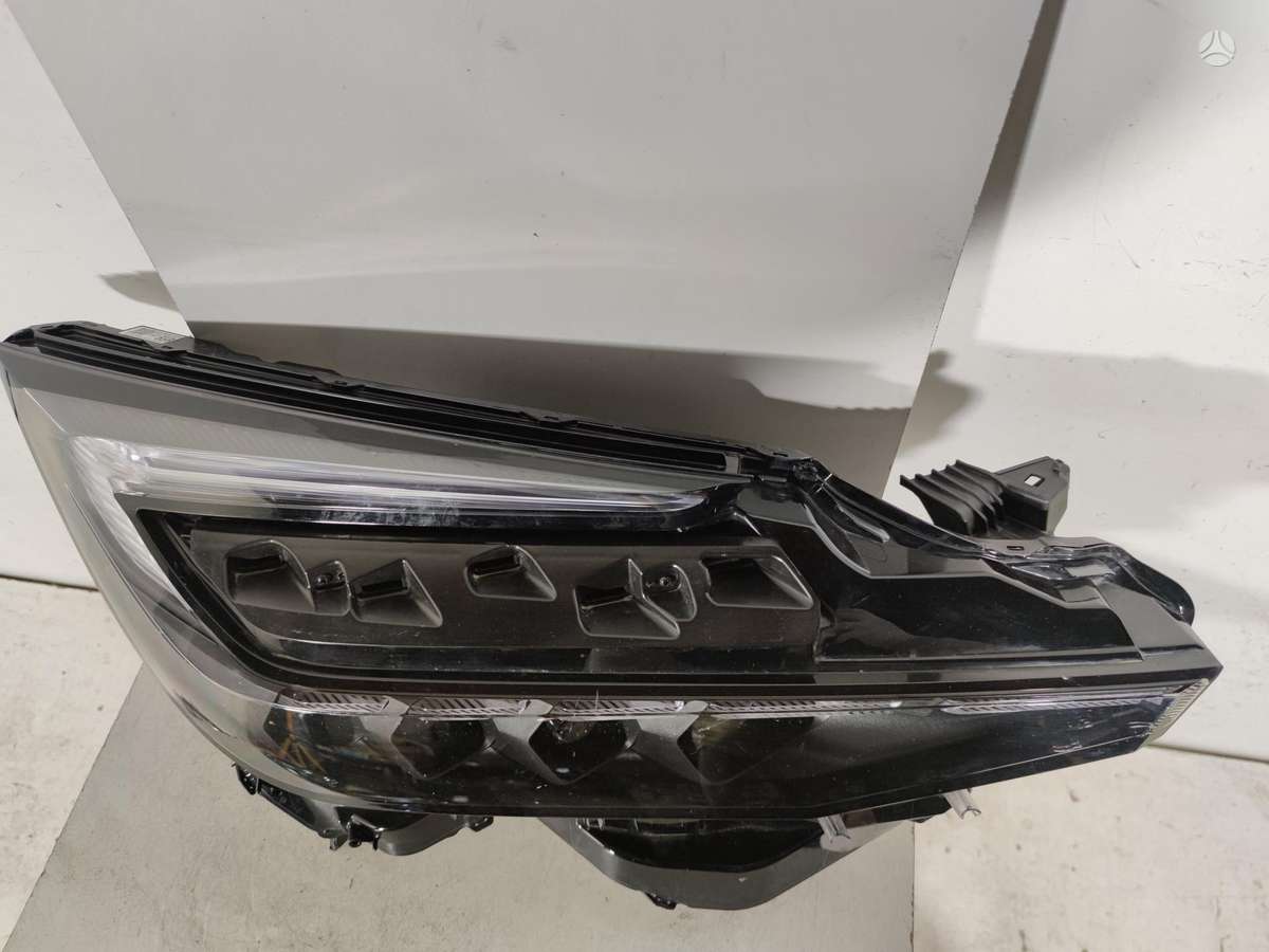 Toyota C-HR, 81110F4240, lights
