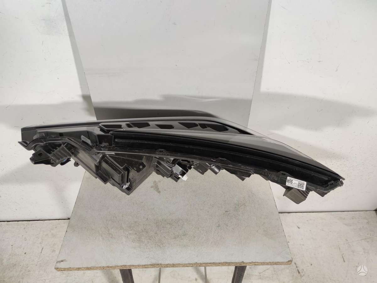 Toyota C-HR, 81110F4240, lights