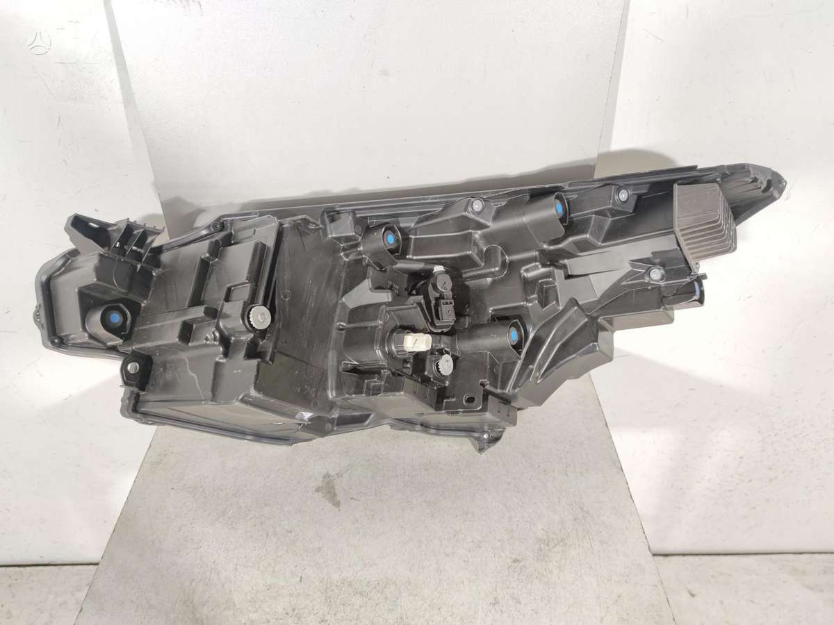Toyota C-HR, 81110F4240, lights