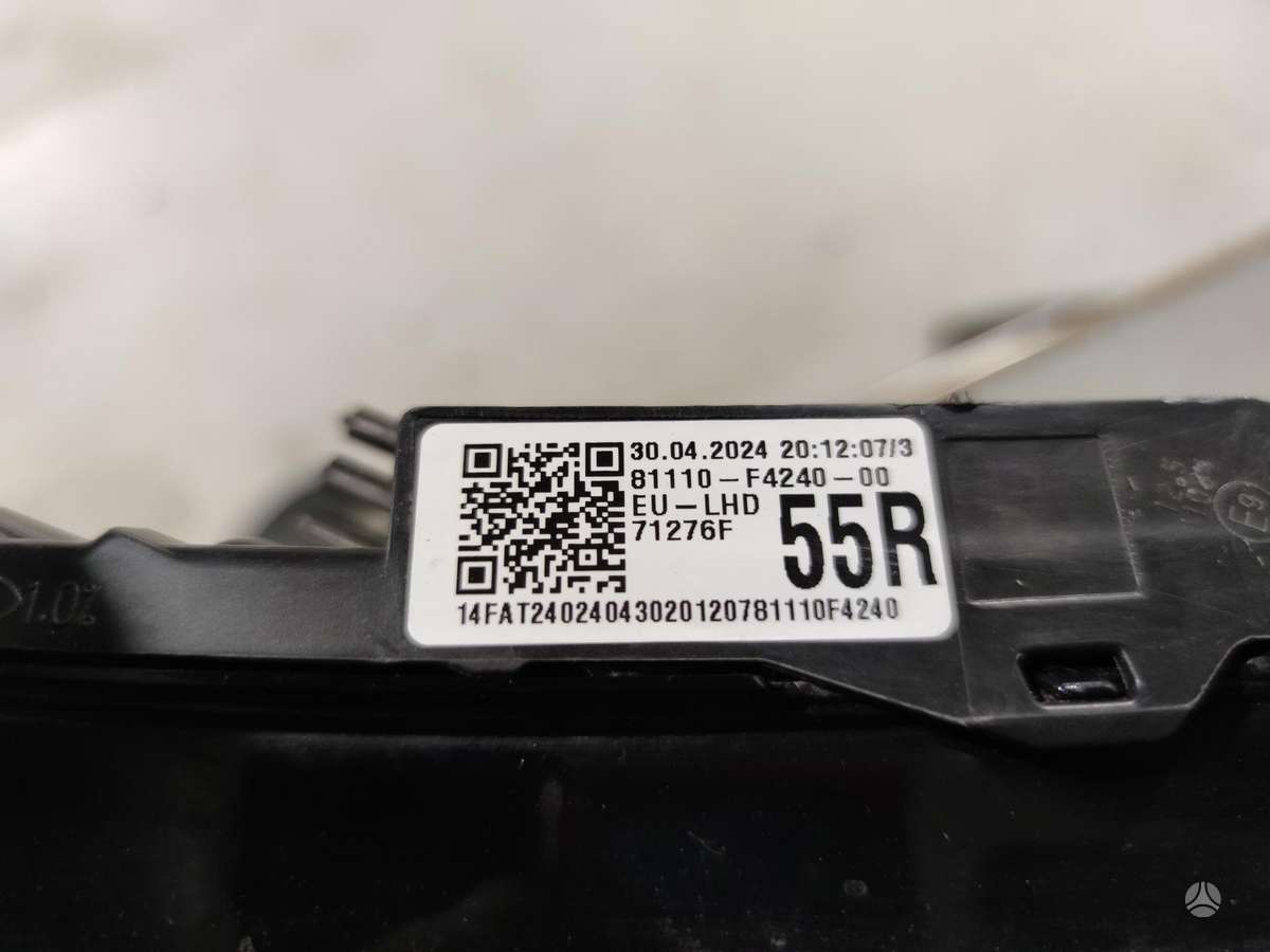 Toyota C-HR, 81110F4240, lights