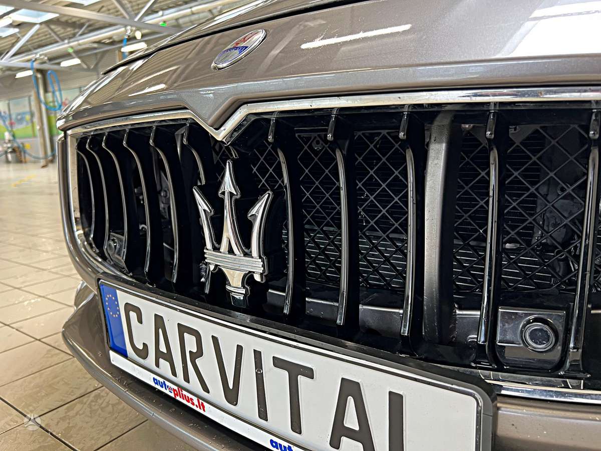 Maserati Ghibli, 3.0 l., Седан