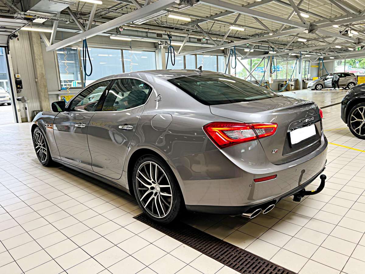 Maserati Ghibli, 3.0 l., Седан