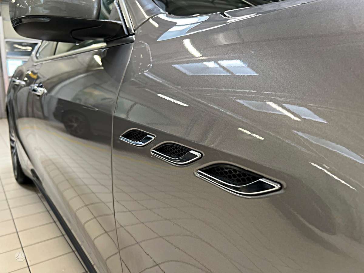 Maserati Ghibli, 3.0 l., Седан