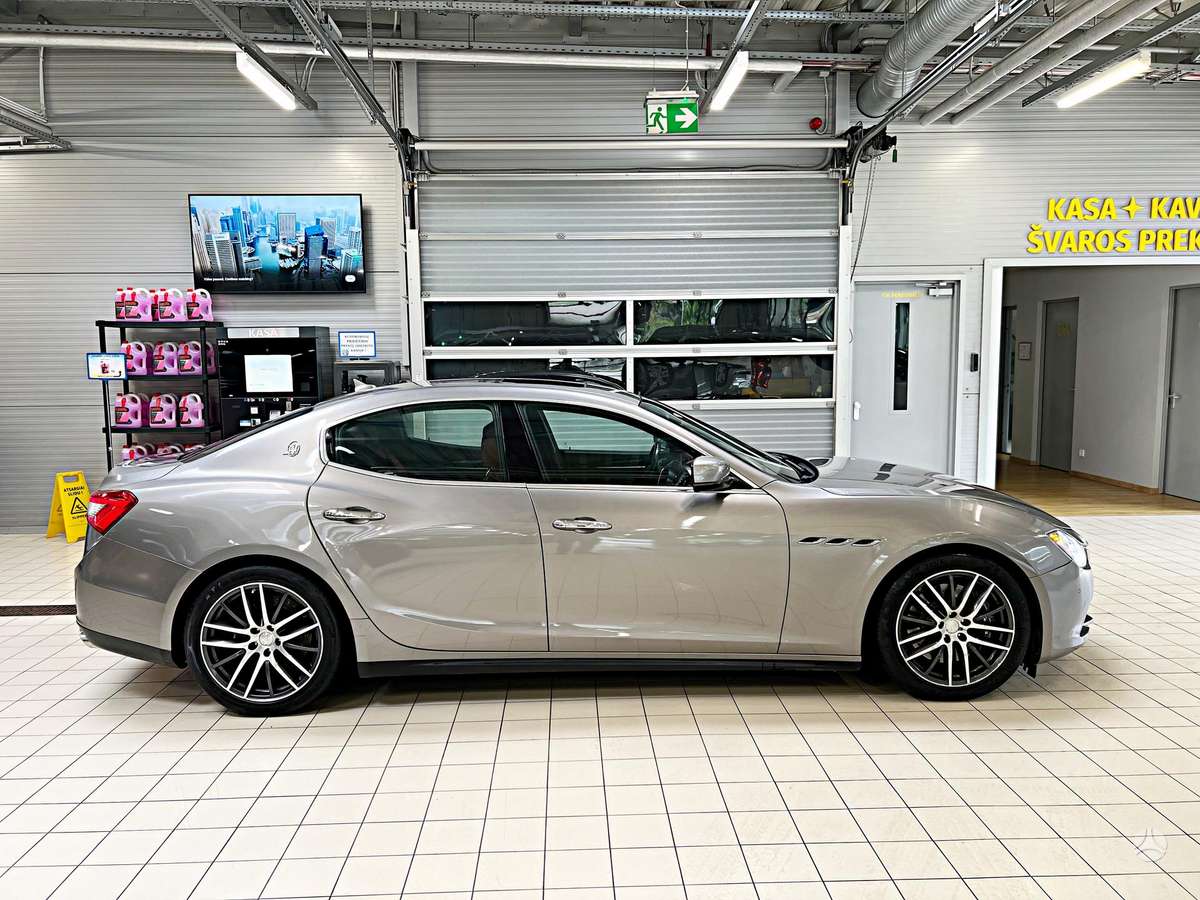 Maserati Ghibli, 3.0 l., Седан
