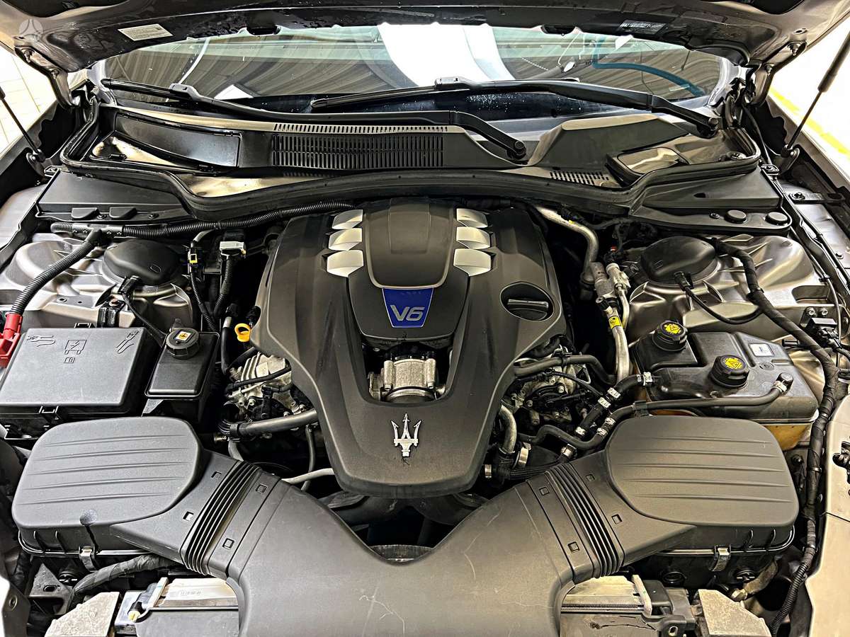 Maserati Ghibli, 3.0 l., Седан