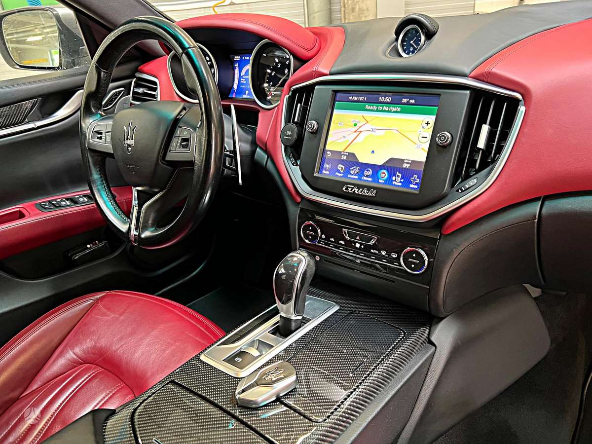 Maserati Ghibli, 3.0 l., Седан