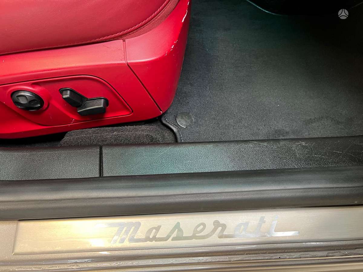 Maserati Ghibli, 3.0 l., Седан