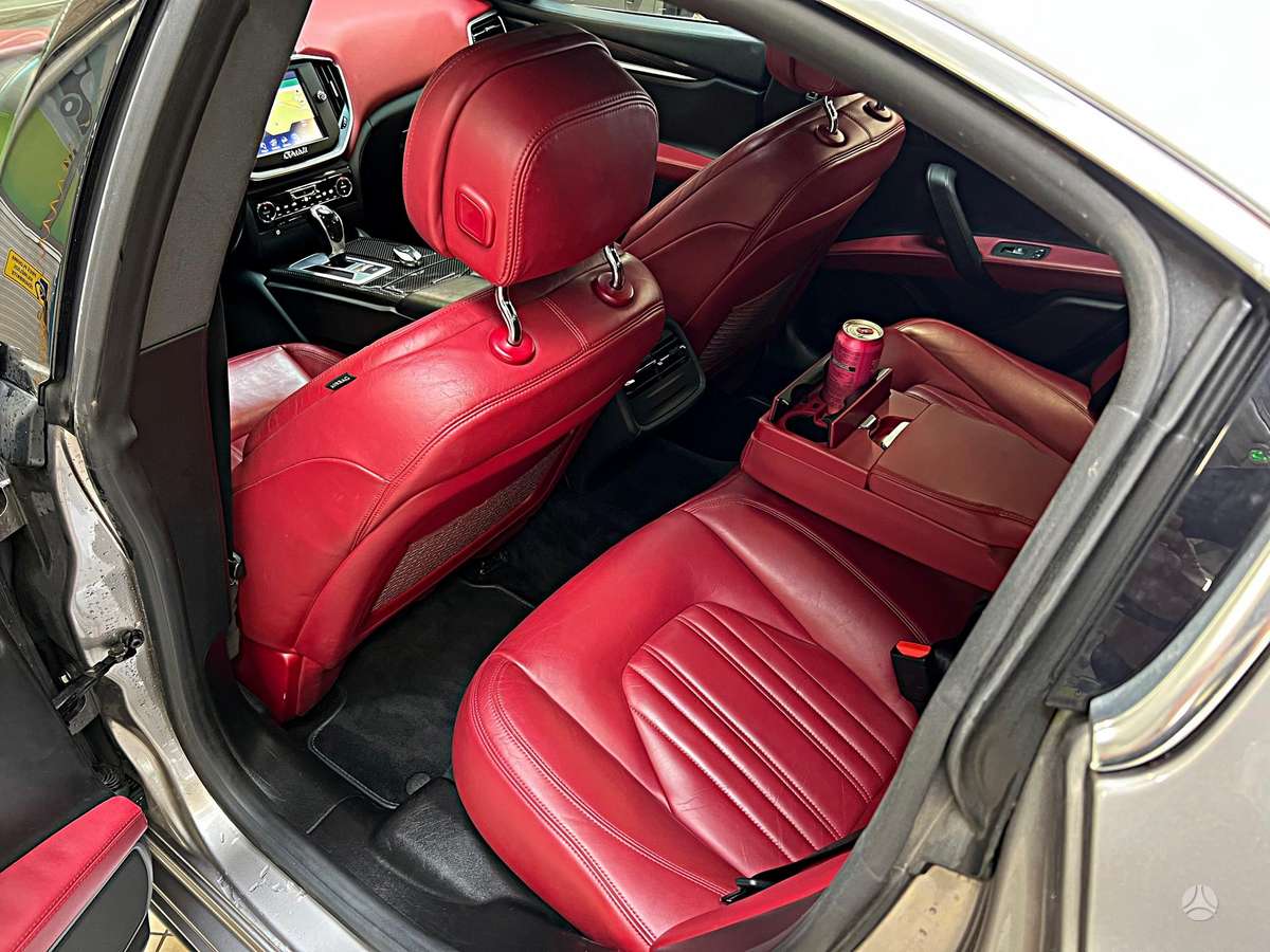 Maserati Ghibli, 3.0 l., Седан