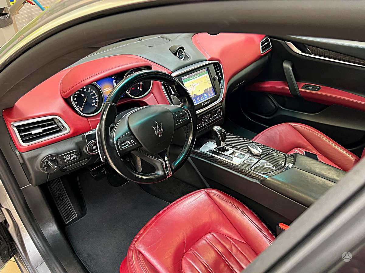 Maserati Ghibli, 3.0 l., Седан