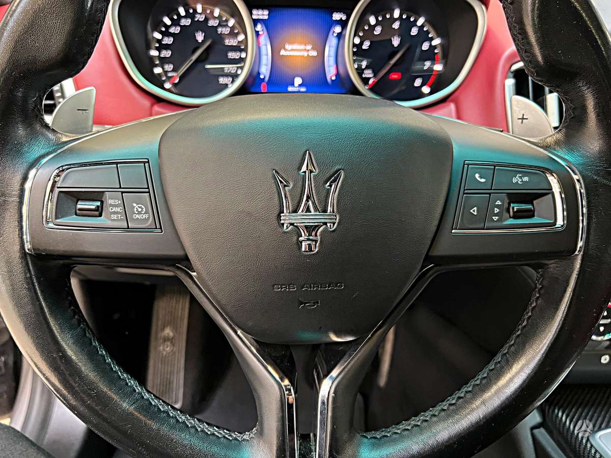 Maserati Ghibli, 3.0 l., Седан