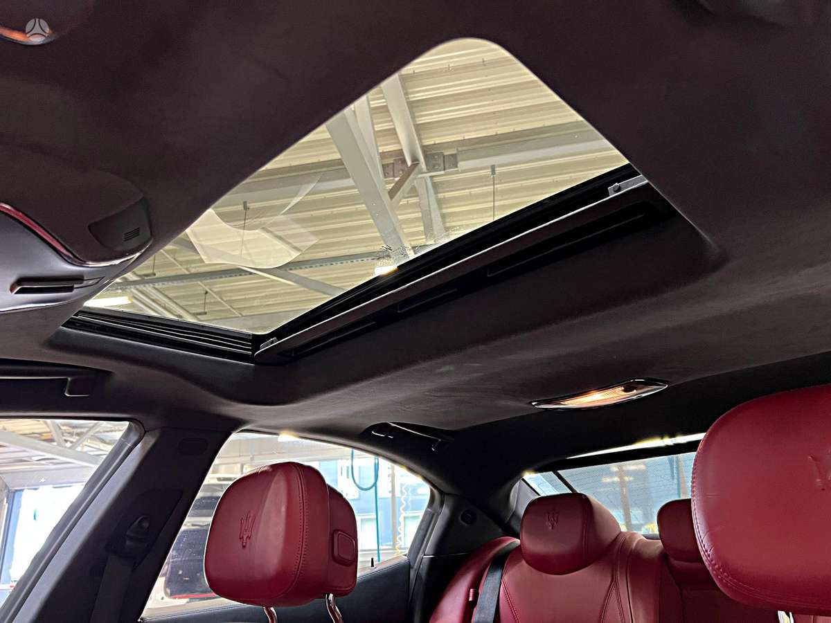 Maserati Ghibli, 3.0 l., Седан