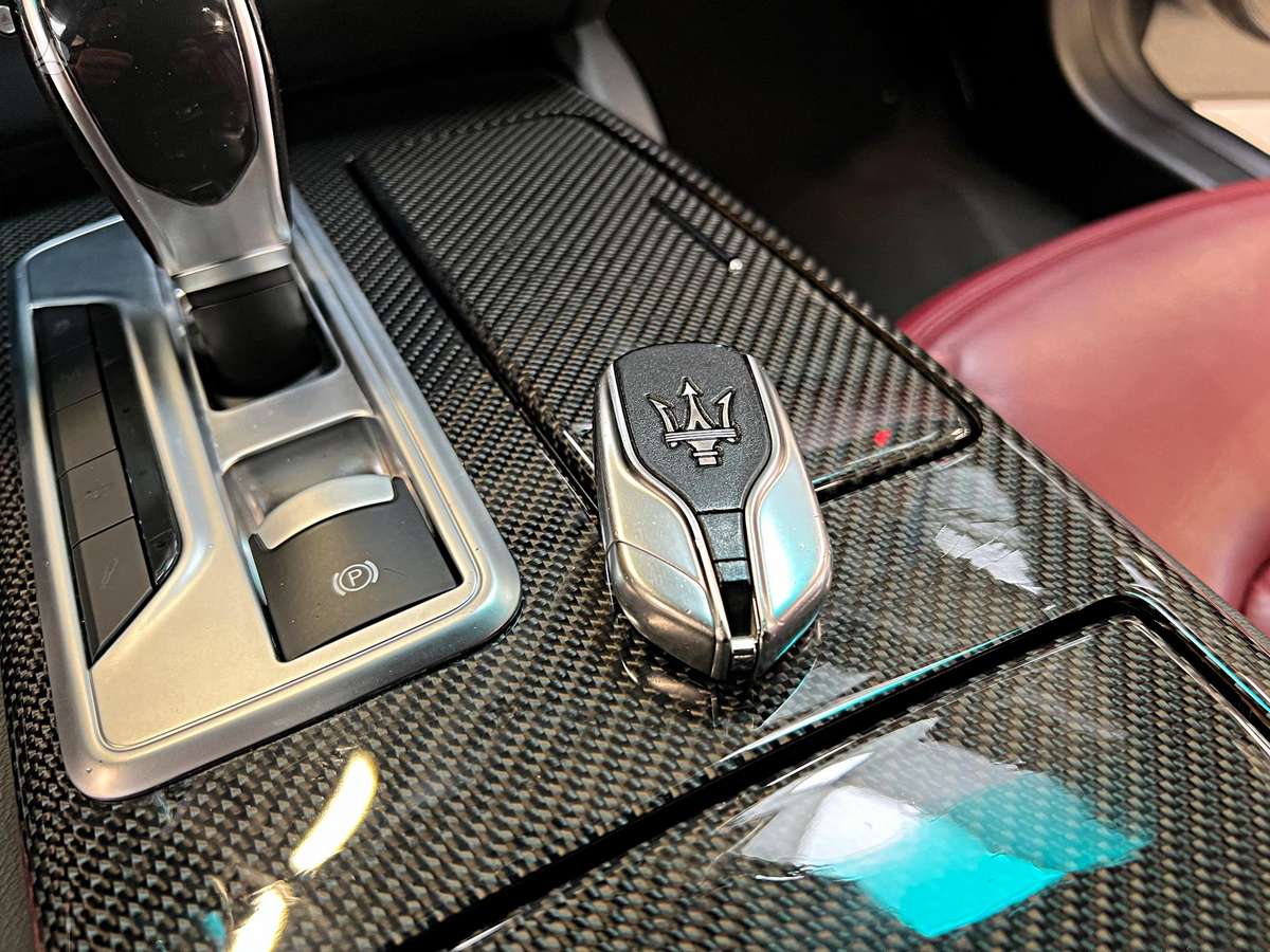 Maserati Ghibli, 3.0 l., Седан