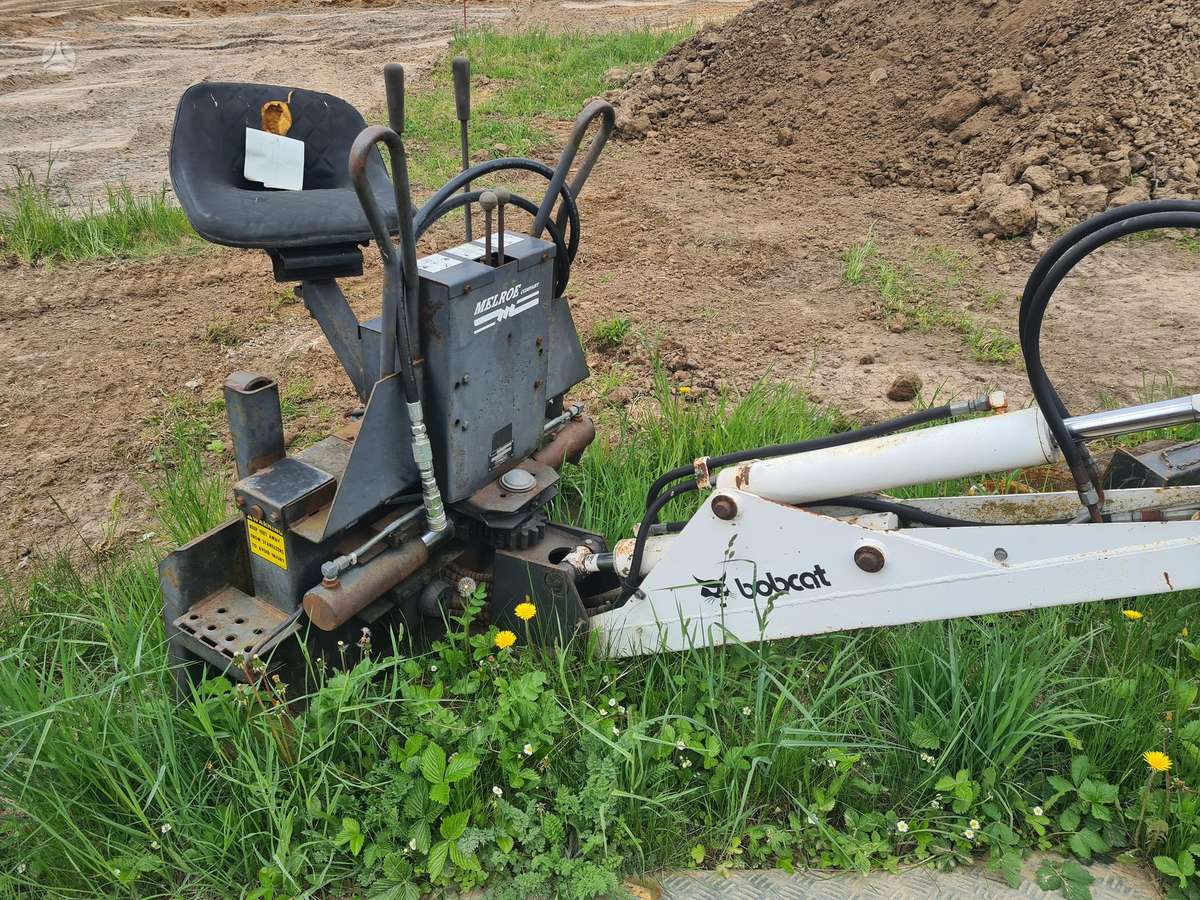 Bobcat 907, mini ekskavatori