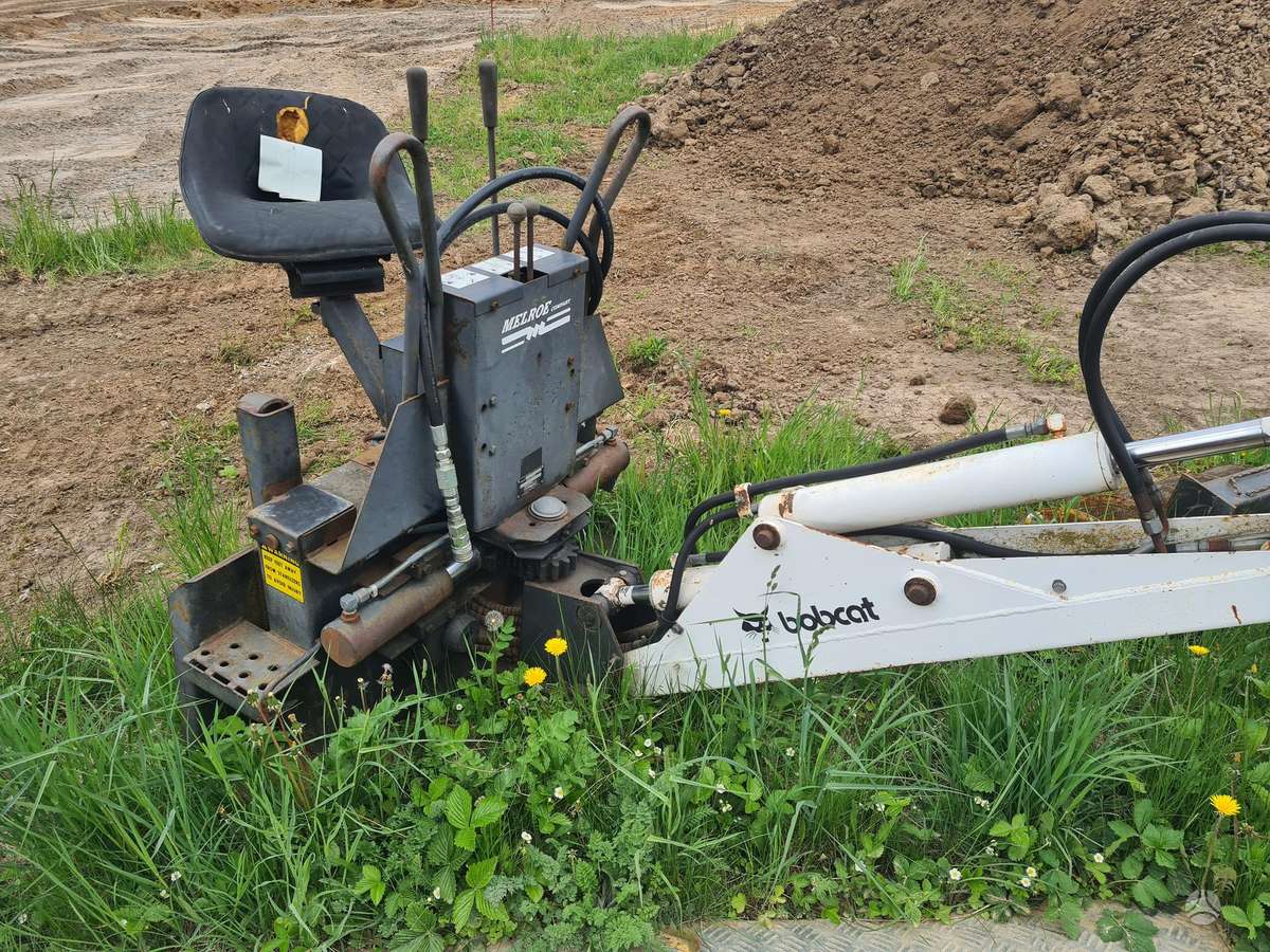 Bobcat 907, mini ekskavatoriai