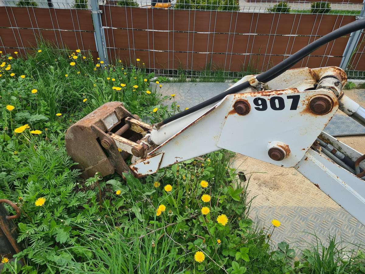Bobcat 907, mini ekskavatori