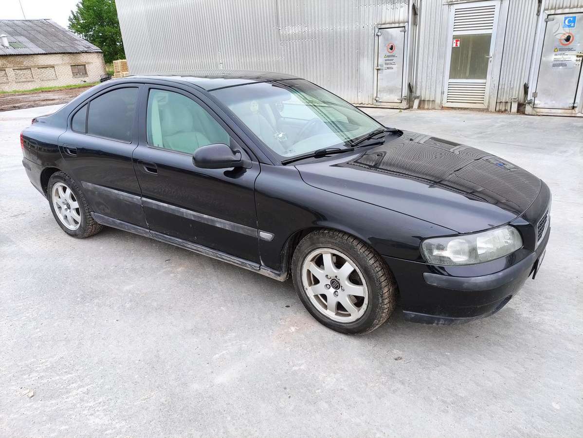 Volvo S60, 2.4 l., Седан