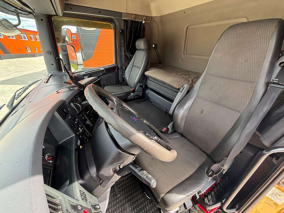 Scania G450, su kranu