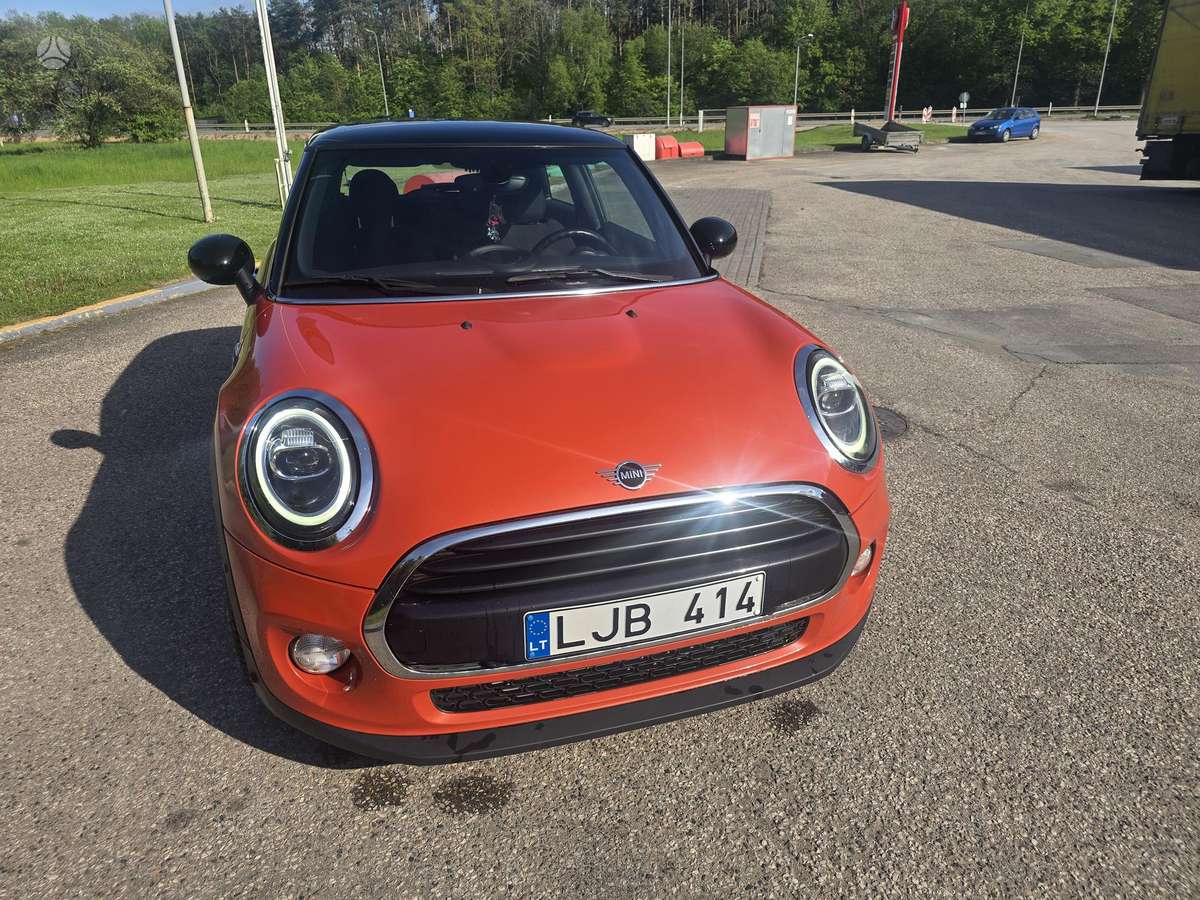 Mini Cooper, 1.5 l., hatchback