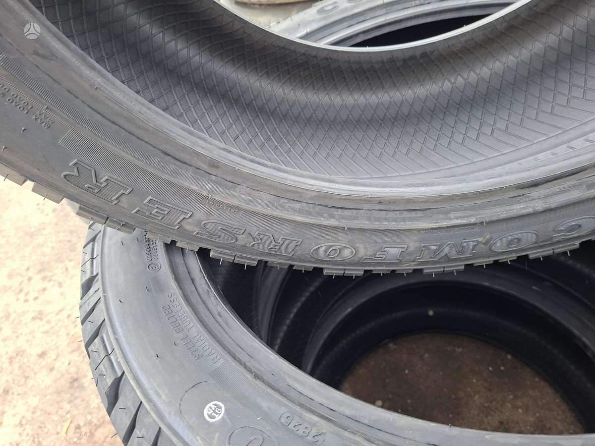 Compass, all-season 285/45 R22