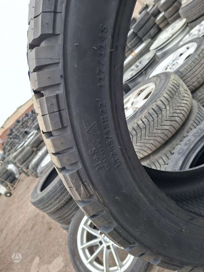 Compass, vissezonas 285/45 R22