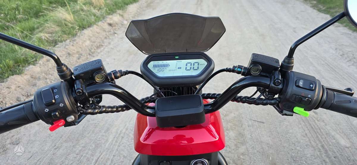 NIU UQi GT, scooters / mopeds
