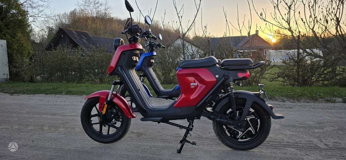 NIU UQi GT, мотороллеры / мопеды