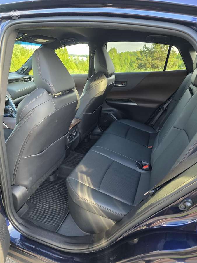 Toyota Venza - 12