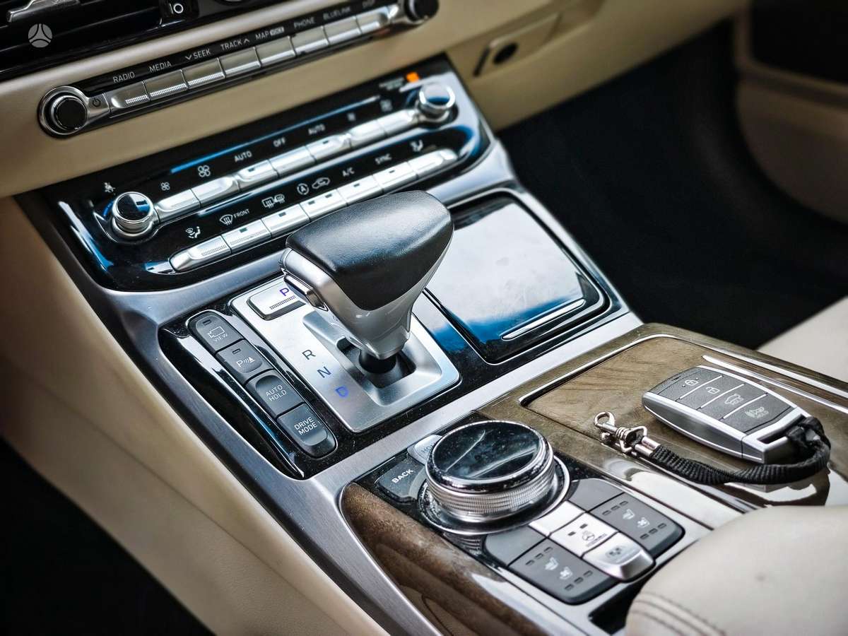 Genesis G90, 3.3 l., Седан