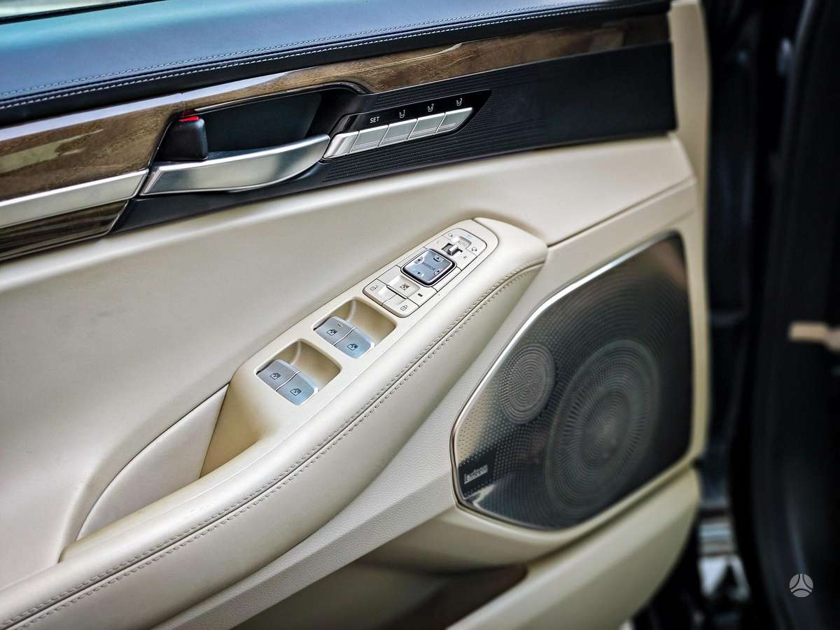 Genesis G90, 3.3 l., Седан