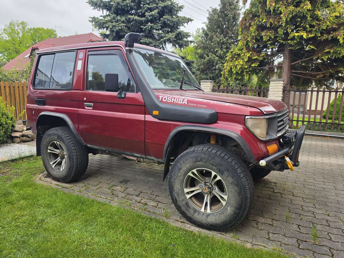 Toyota Land Cruiser - 1