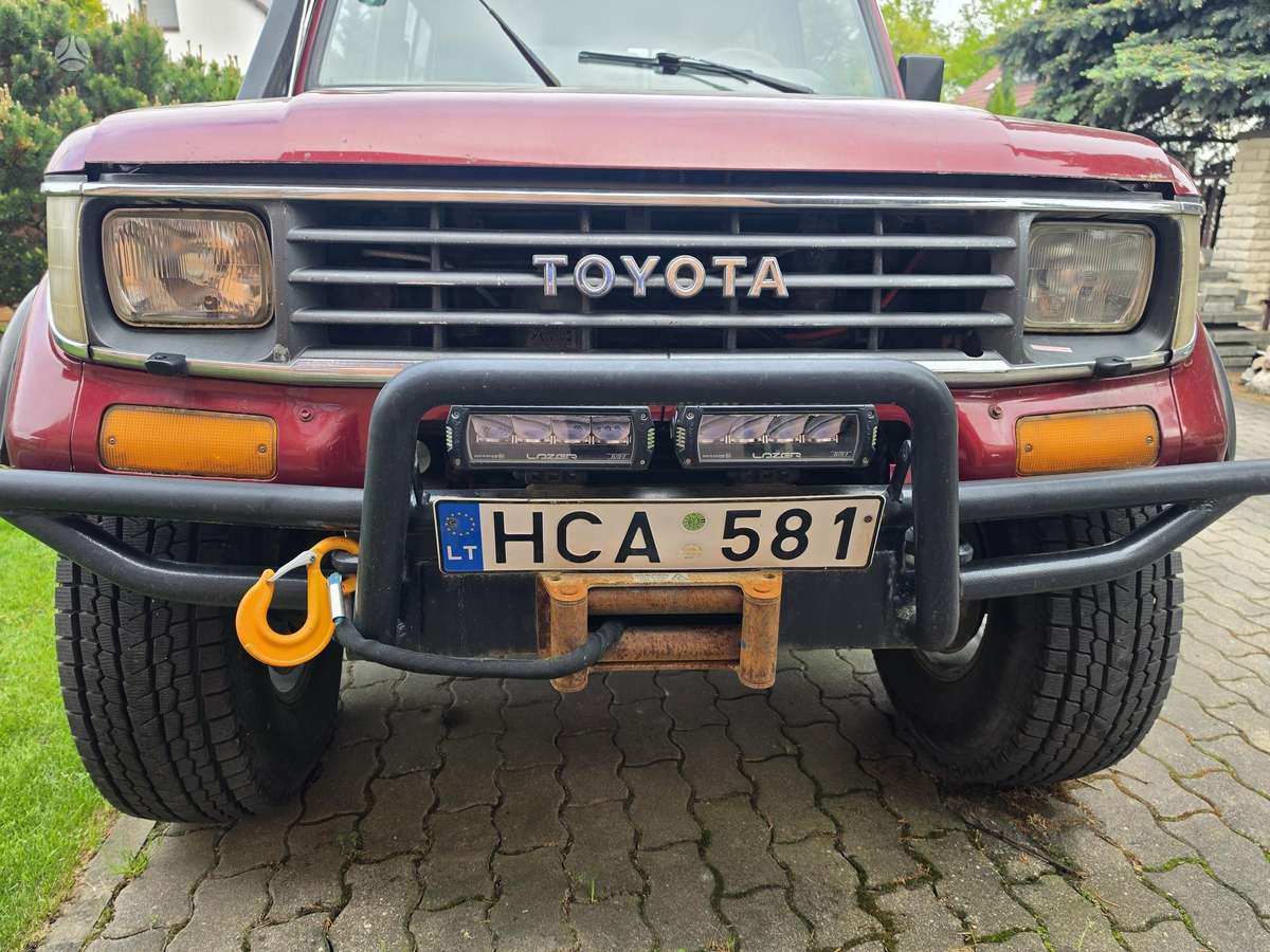Toyota Land Cruiser - 2