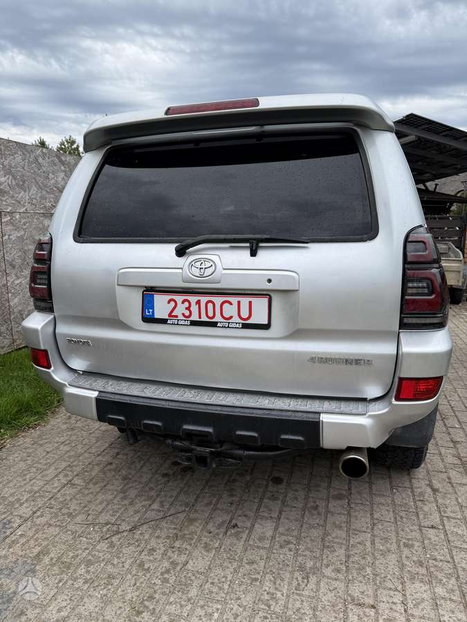 Toyota 4Runner, 4.7 l., off-road / crossover
