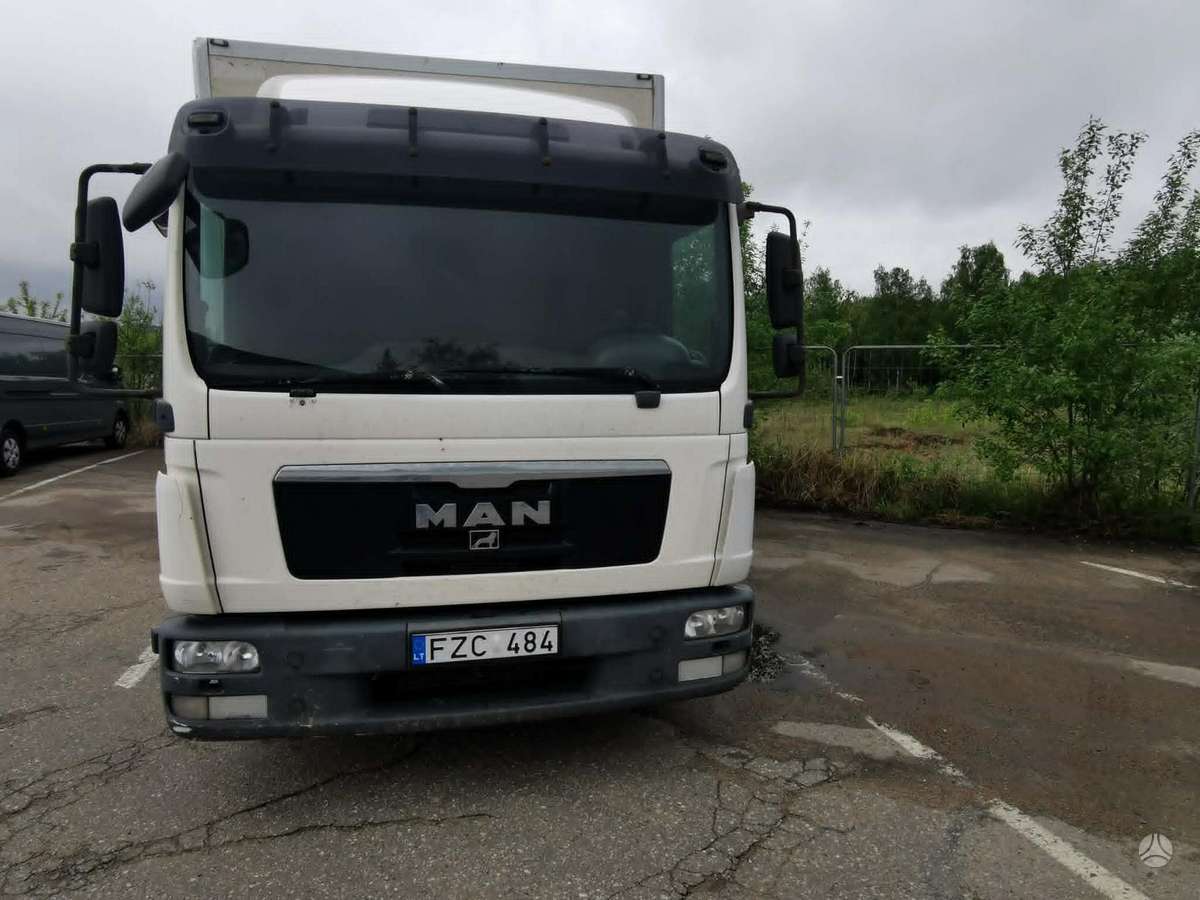 MAN TGL, box trucks / box vans
