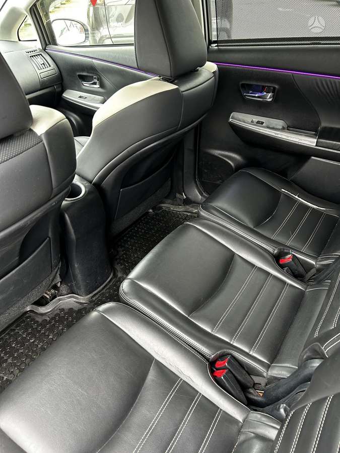 Toyota Prius+ - 8