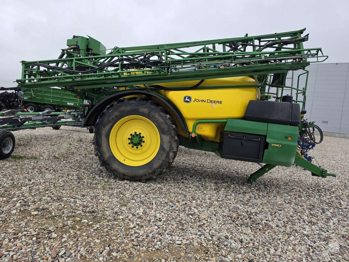 John Deere M962, other